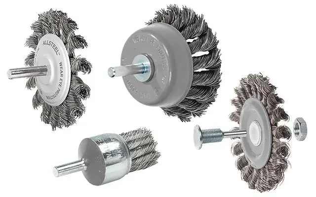 Walter 09C020 ALLSTEEL™ 1-1/8″ Knot-Twisted Mounted Straight Wire End Brush (1 Brush)